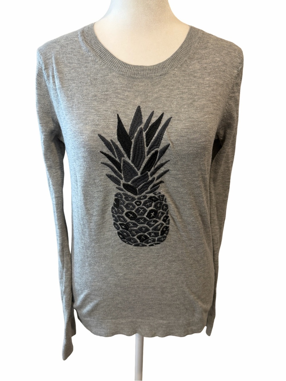 J. Crew Factory Light Gray Knit Top. Black embroidered pineapple Sweater. Sz XS